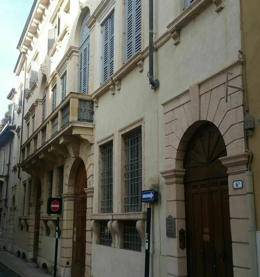 Palazzo Camozzini Apartments Verona